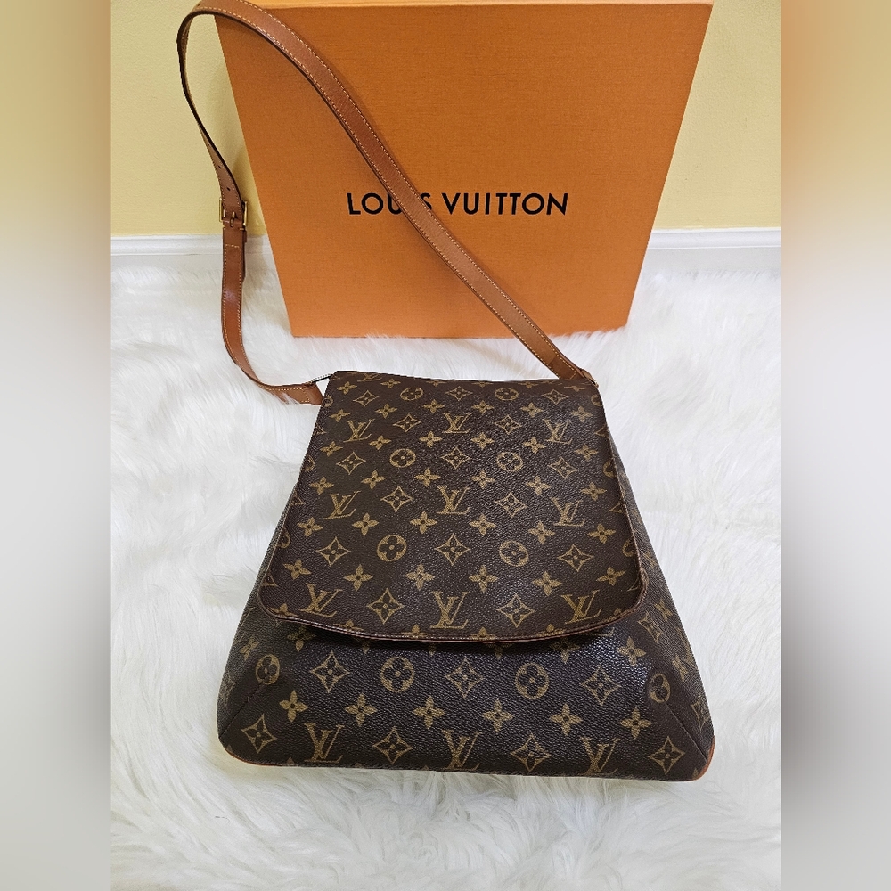PRICE FRIM🎉HOST PICK🎉Authentic Louis Vuitton Monogram Musette Salsa GM